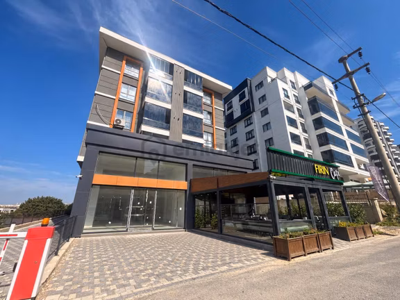 Kayapada Örencik Caddesinde 150 M2 Net Kiralık Dükkan 1