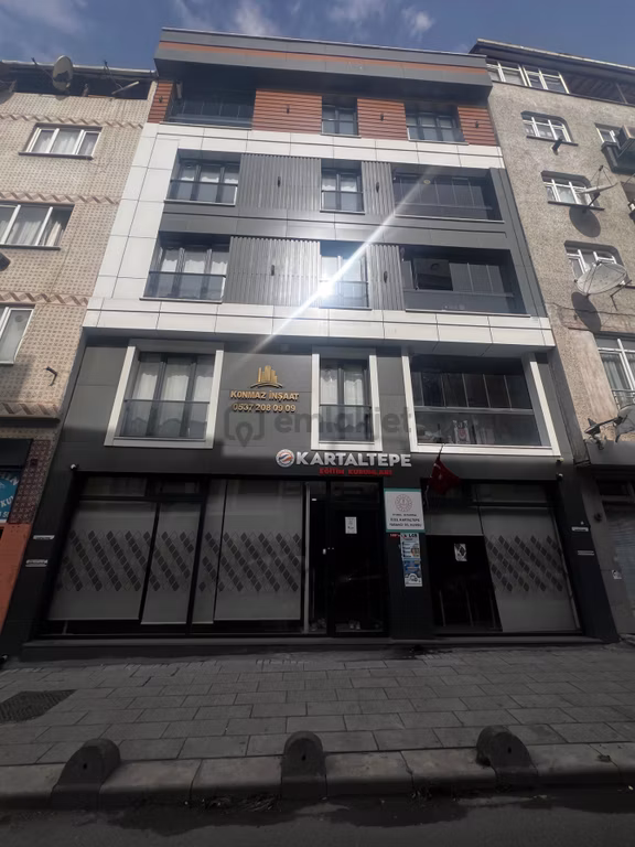 Cadde Üzeri Düz Ayak Dükkan 130m2 1