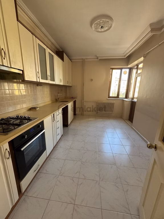 Kampüs Gayrimenkul'den_ Yazır Da Bakımlı 3+1 Kiralık Lux Daire!! 1