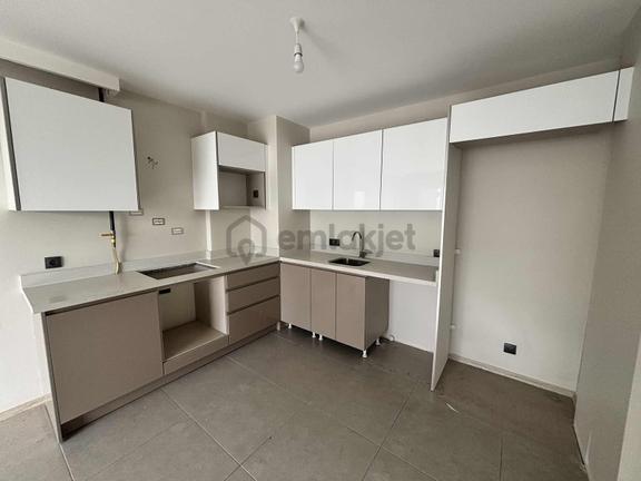 Osmangazi'de~tepe~noktada~site~içerisinde~3+1~a.mutfak~d.gazlı~ 2