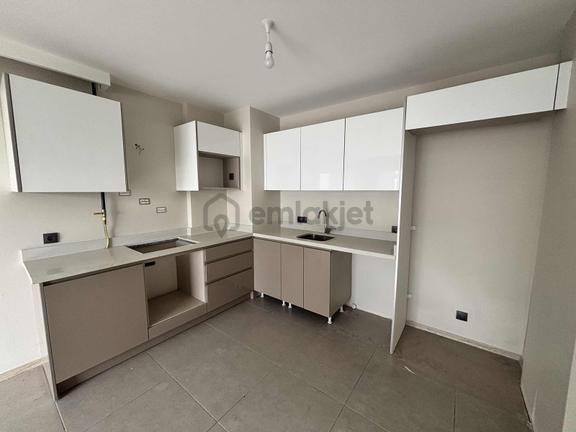 Osmangazi'de~tepe~noktada~site~içerisinde~3+1~a.mutfak~d.gazlı~ 1