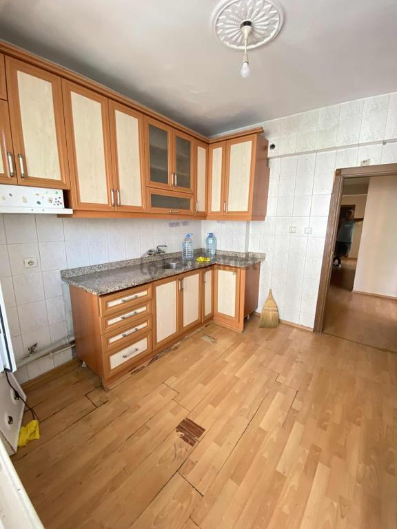 Reşadiye Mahallesinde Ana Caddeye Sıfır Kiralık Geniş 3+1 Daire 2