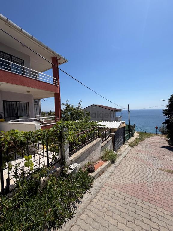 Silivri Cumhuriyet Mahallesinde 2+1 Kiralık Bahçe Katı Daire 1