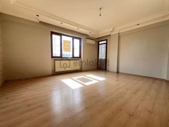 İmren Gayrimenkulden Kiralık Sefaköy Merkezde Masrafsız Daire 2