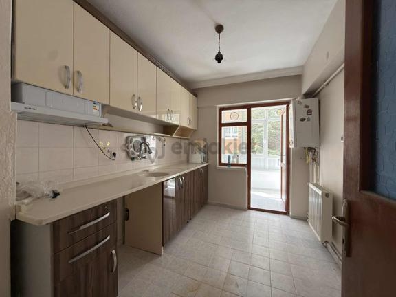 Kuzey'den 3+1 Merkez'de Güney Cephe Masrafsız Kiralık Daire 1