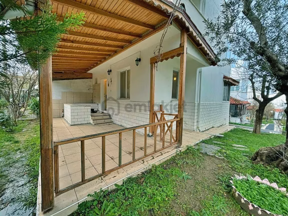 Uytundan Pelitköyde Denize 200metre Doğalgazlı Satılık 4+1 Villa 1