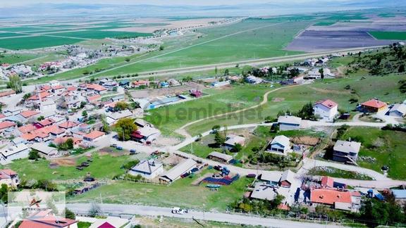 Gölet Manzaralı 603 M² Arsa Evini Yap, Manzaranın Tadını Çıkar 1