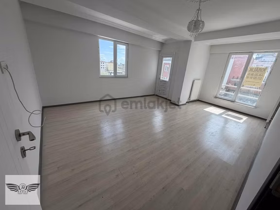 Koşe Başı Ara Kat Kıralık Daire Ön Cephe 2+1 1