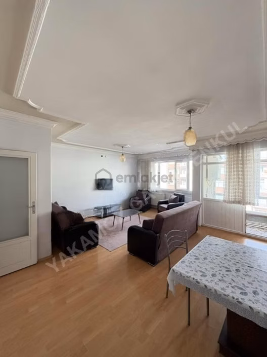 Yakamoz Gayrımenkuldan Çarşı Merkezde Kiralık Eşyalı Daire 2