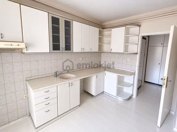 Buğra Dan Betontaş Blk Cadde Üzerinde Ara Katta 3+1 Daire 1