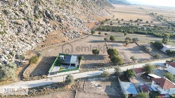 Antalya Korkutelide 505 M² Yola Cephe Doğa İçinde Bahçe Fırsatı 1