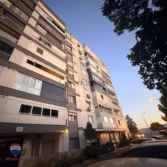 22 Çiğli Yakakent Mah 3+1 Ara Kat Çift Cephe Asansör Çift Balkon 1