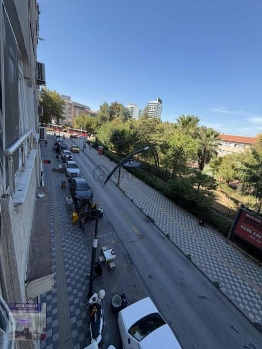 Acar Emlak'tan Peker Mah.manisa Lisesi Cepheli 3 Klimalı Kiralık 2