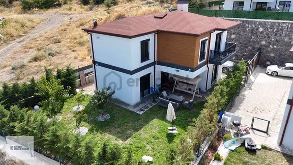 Becen Mah. 3.5+1 450 M2 Arsalı Peyzajlı Köşe Villa 1