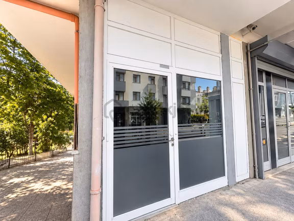 Balgat Konya Yolu Paraleli 2 Katlı Ofise Uygun Dükkan 1