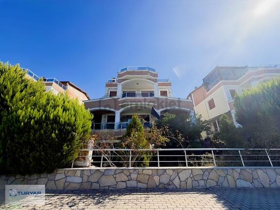 Yalıda Deniz Manzaralı Kiralık Forleks 6+1 Müstakil Villa 1