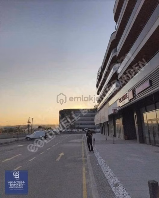 Onyx Ankara Kiralık Sıfır Daire Havuz Ve Peyzaj Manzaralı 2