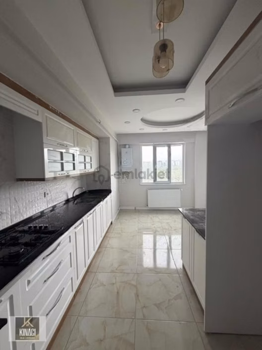 Kınacı Gayrimenkul'den 35'lik Yol Da Kiralık 3+1 Daire 1