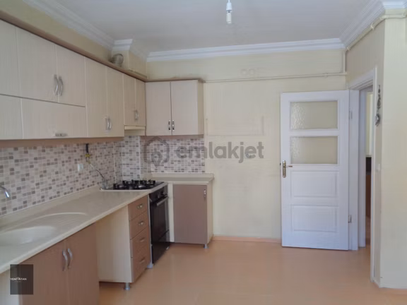 M. Yeni Mah. 8. Dere Sokak Ta Bakımlı Geniş Daire 1