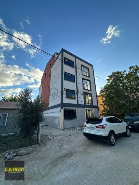 Pınar Mahallesinde Satılık 2+0 Balkonlu Geniş Daire 2