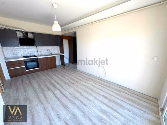 Villalar Bölgesi 2+1 Site İçerisinde Satılık Daire 2