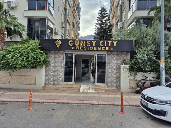 Konyaaltı Hurmada Sitede 1+1 Giriş Daire(eşyalı Yada Eşyasız) 1