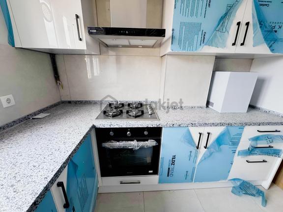 Sancaktepe De Atatürk Caddesine Cephe Kapalı Otopark Olan Daire 2