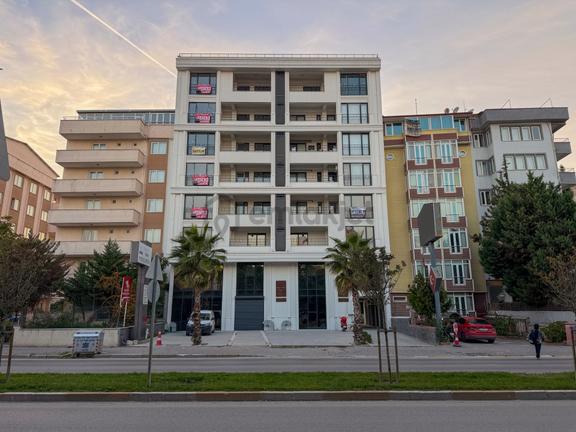 Yeni İzmir Cad Üzerinde Satılık Arakat 3+1 Daire 1