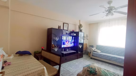 Karabağlar Bozyaka Pazar Yeri Üstünde 3+1 100 M2 Satılık Daire 1