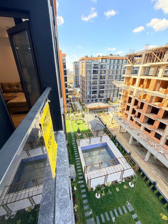 Uysal Suite'de Havuz Cepheli Full Eşyalı Kiralık 1+1 1
