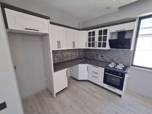 Akçay Artı Emlak'tan Gazicelal'de Kiralık 1+1 Daire 2