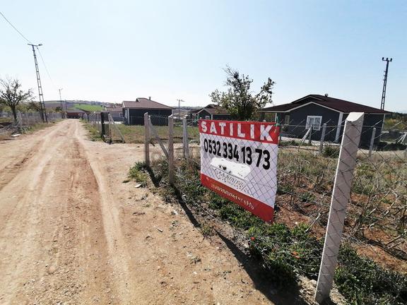 Aydıncık Köyü Ana Yola Yakın 400m2 Elektirik Su Aktif Bahçe 1