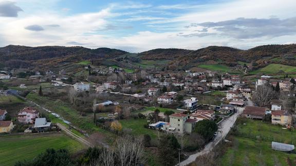 Samanlı'da 3034 M² İmarlı Arsa İçinde, Havuzlu Tripleks Villa 1