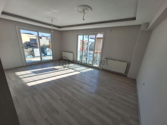 Pazar Yeri Karşısında 5+1 Doğalgazlı Asansörlü Dubleks Daire 2