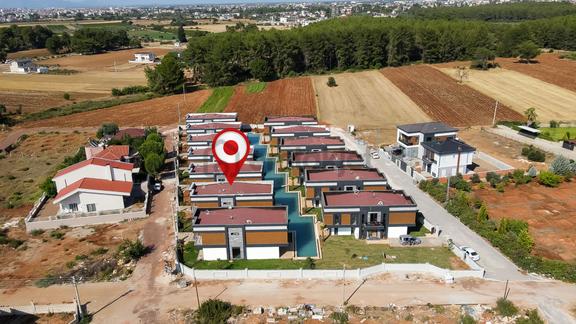 Düzlerçamında 4+1 Havuzlu Site İçerisinde Villa 1