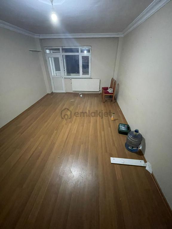 Kiralık Metroya Yakın 1+1 Geniş Daire 90 Metre Kare 1