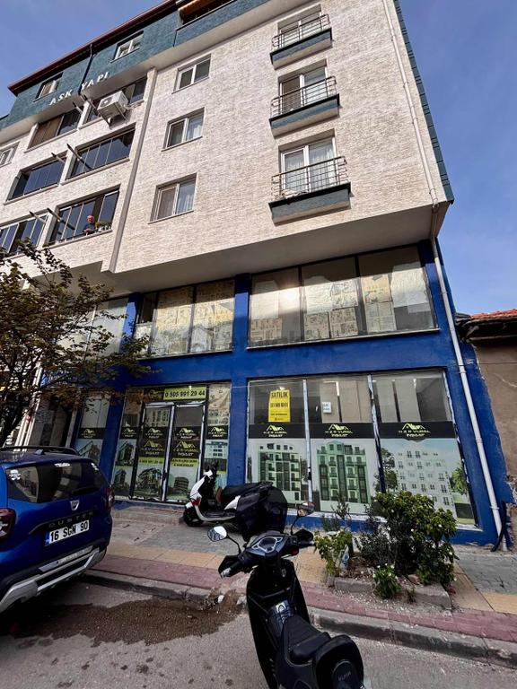 Karacabey'de | 240 M² | 12 Mt Cephe | Çift Katlı Satılık Dükkan 2