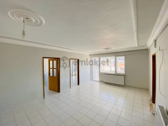 Vitrinden Tuzcumuratta Asansör Ve Doğalgazlı Site İçi 2+1 2