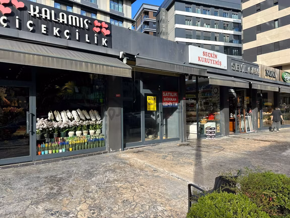 Fenerbahçe Cemiltopuzlu Caddesi Üzerinde Düz Ayak Dükkan 2