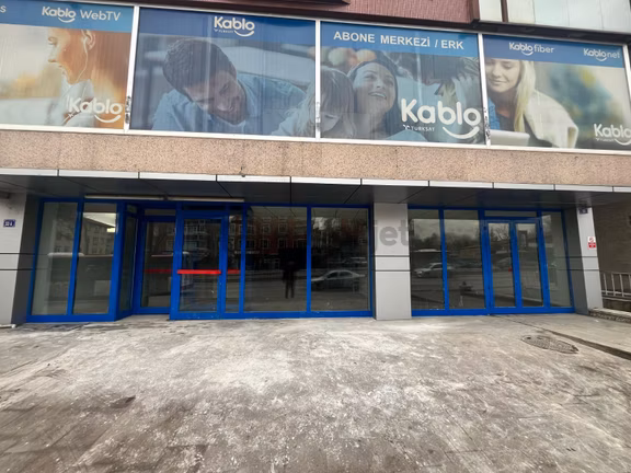 Protokol Yoluna Cephe 300m2 Kiralık Kdvli Köşe Dükkan 1