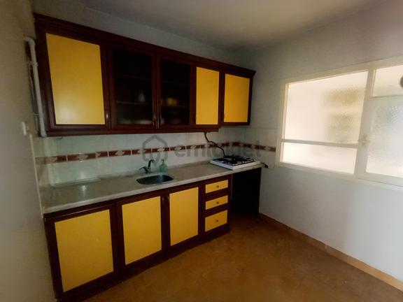 Yalova'nın Tam Merkezinde 2+1 Giriş Kat Bahçe Kullanımlı Daire. 2