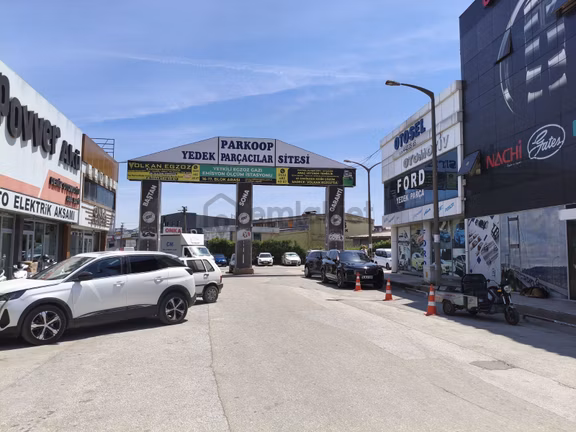 Küçüksanayi Parkop'ta Uygun Fiyatlı Dükkan Fırsatı 2