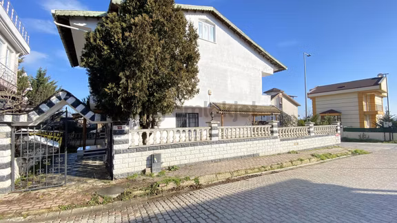 Mimarsinan Klassis Mevkiinde Eşsiz Deniz Manzaralı Satılık Villa 2