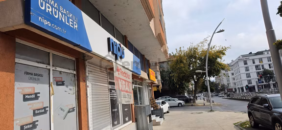 Büyükçekmece Fatih'te Kiralık 150 M² E-5 Cepheli Geniş Dükkan & Ofis 2