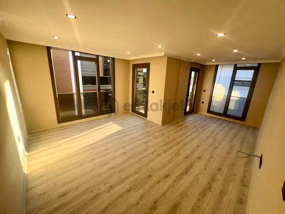 Akçay Aras Emlaktan Altınkumda Sıfır 3+1 Dubleks Daire 1