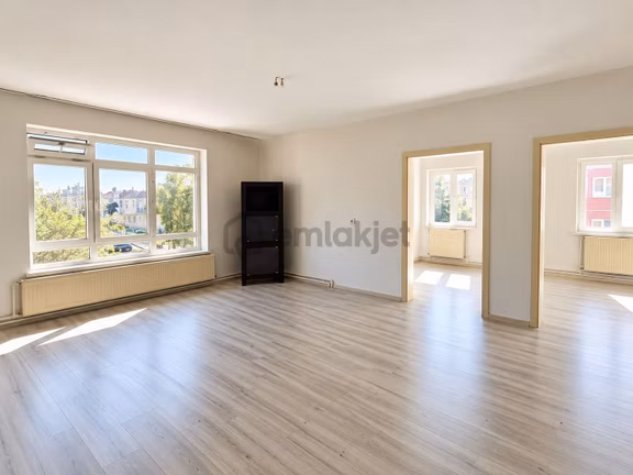 Öveçler'de Merkezi Konumda 3+1 Kiralık Daire 2