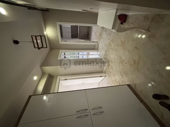 Bağcılarda Eski Siverek Caddesine Yakın 2+1 Satılık Daire 1