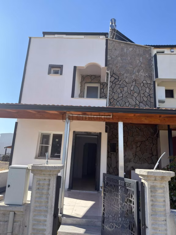 Dikili Salihler'de Satılık Tripleks 2