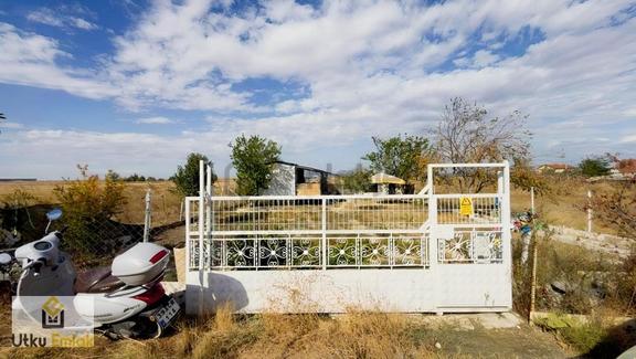 Babaeski Cumhuriyet Te 337 M2 Arsa Ve Konteynırlı Satılık Bahçe 1