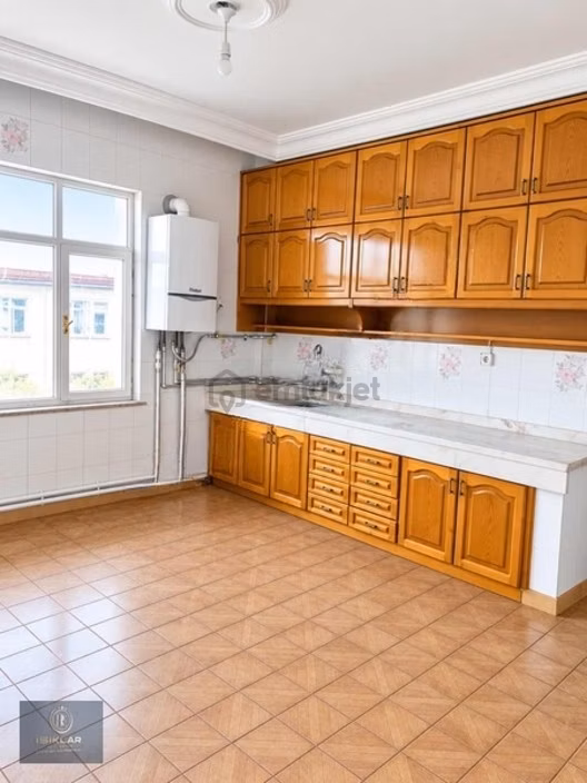 Enes Işık 'tan Başharık Ta Kiralık 4+1 Arakat Daire 1